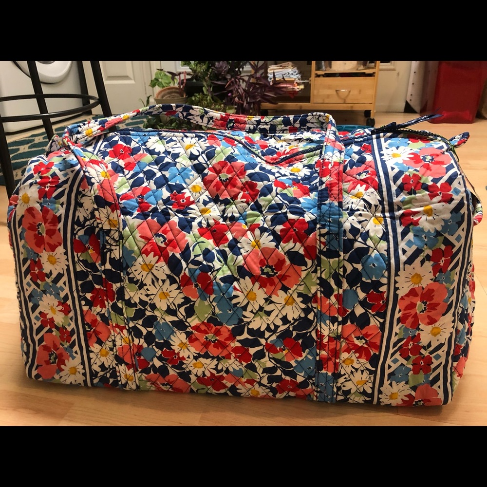 Vera Bradley Large Duffel in Summer Cottage